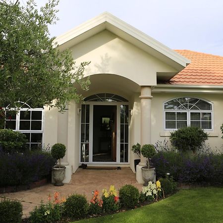 Olive House Bed And Breakfast Christchurch Exterior photo