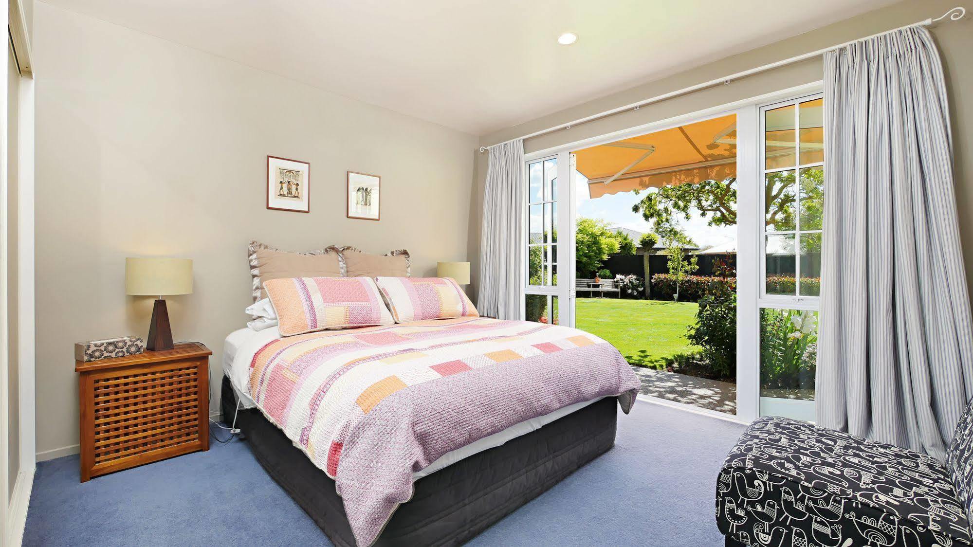 Olive House Bed And Breakfast Christchurch Exterior photo